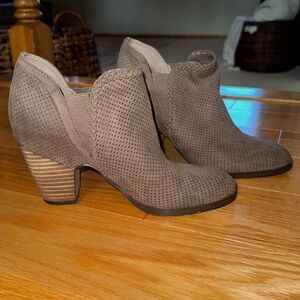 Crown Vintage KAMRON suede booties